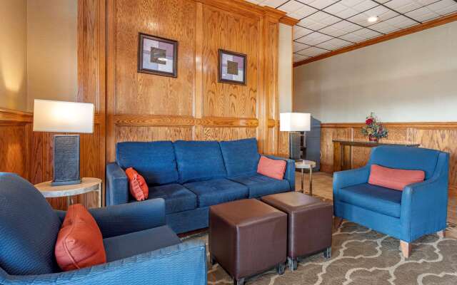 Comfort Inn & Suites Triadelphia - Wheeling