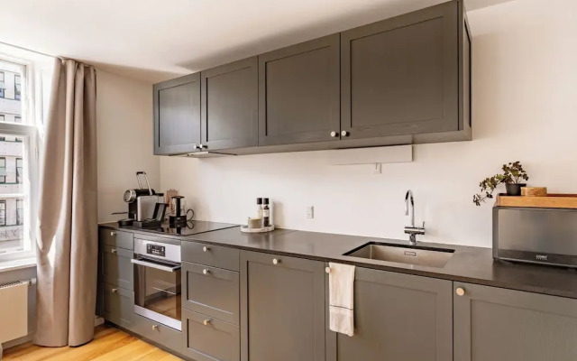 Sanders Regent Bright Apartment in City Center