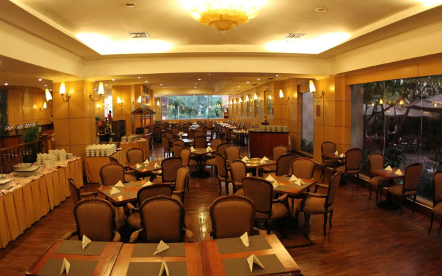 Oasis Amir Hotel