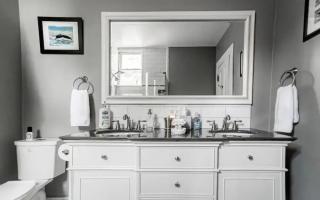 Hatch House Bed & Breakfast