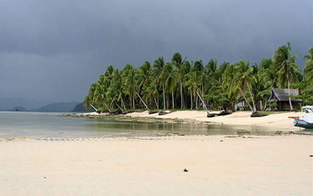 Tarzan's Beach Resort