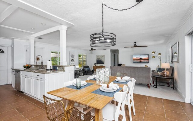 Lilac Mid-century Pool Home