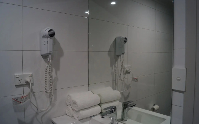 Royal Exhibition Hotel