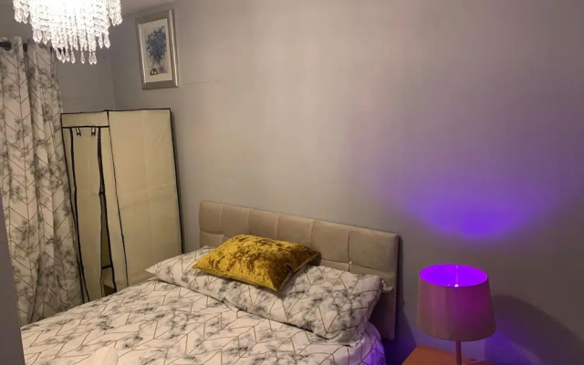 Remarkable 3-bed Apartment in Newport