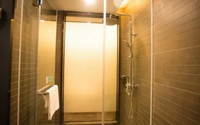 Xi'an Hotel (Weinan Bus Station)