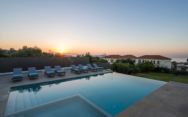 Azatis Luxury Villa