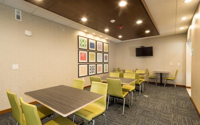 Holiday Inn Express And Suites Auburn by IHG