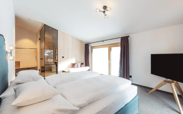 Burgi's - Adults only