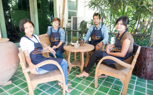 Plus Hostel Ayutthaya