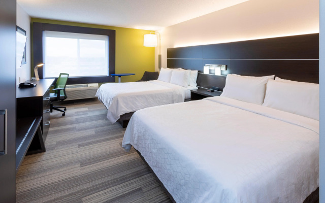 Holiday Inn Express & Suites Vadnais Heights by IHG