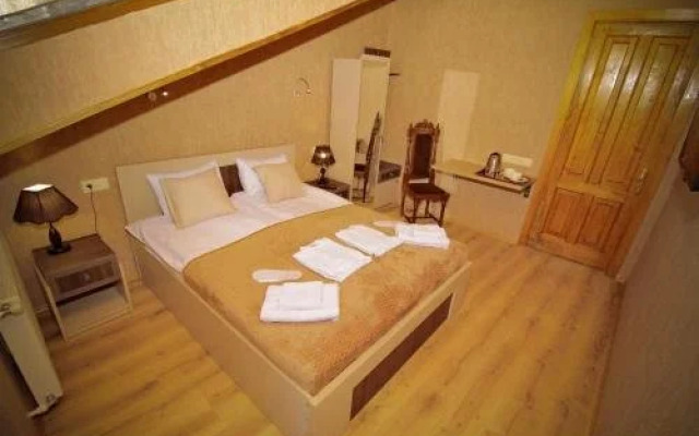 Hotel 5 Rooms