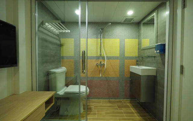 Panda's Hostel - Comics