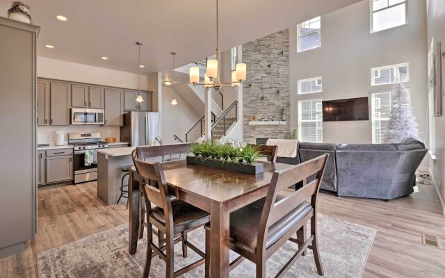 Inviting Hideout Townhome w/ Balcony & Lake Views!