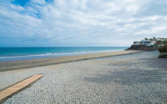 Bungalows Side Shore