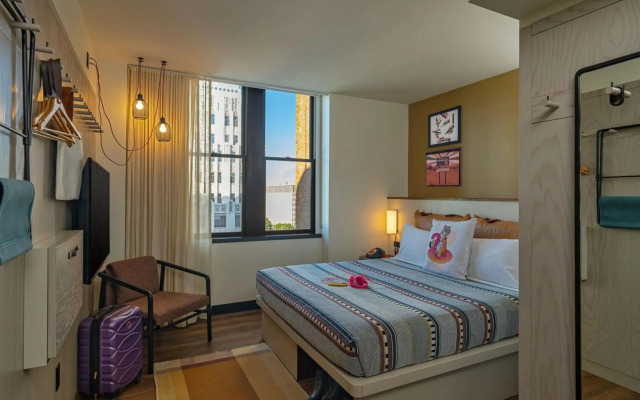 Moxy Phoenix Downtown