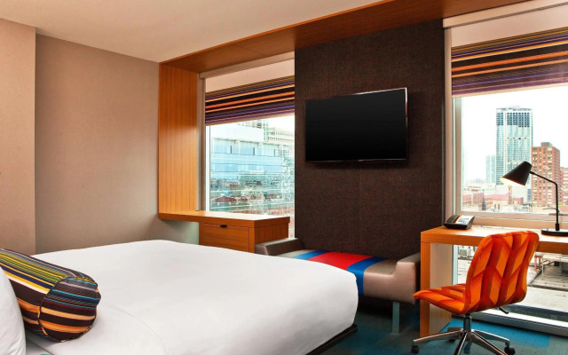 Aloft Chicago Downtown River North