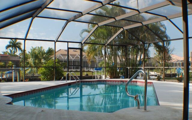 House Monique by Vacationhit