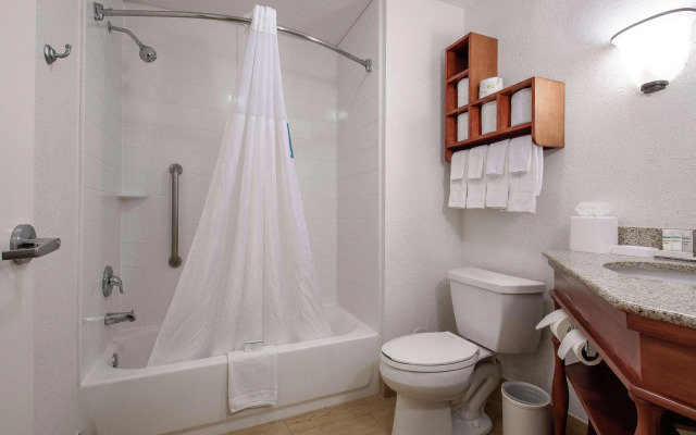 Hampton Inn & Suites Williamsburg-Richmond Rd.