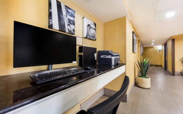 Hampton Inn Lincoln Airport I8