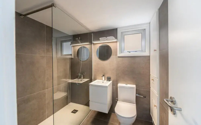 Protaras H2O Seafront Suite