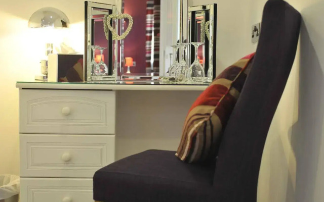 St John's Lodge (incl off-site health club)