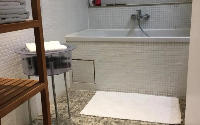 Studio Poppies balcony free Parking