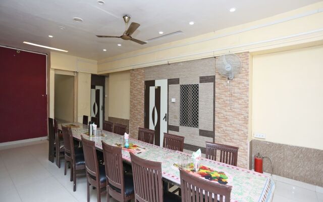OYO 4009 Hotel HKJ Palace
