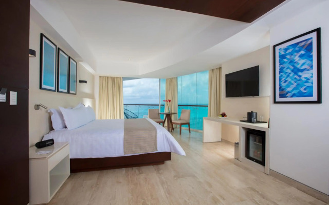Altitude at Krystal Grand Cancun - All inclusive