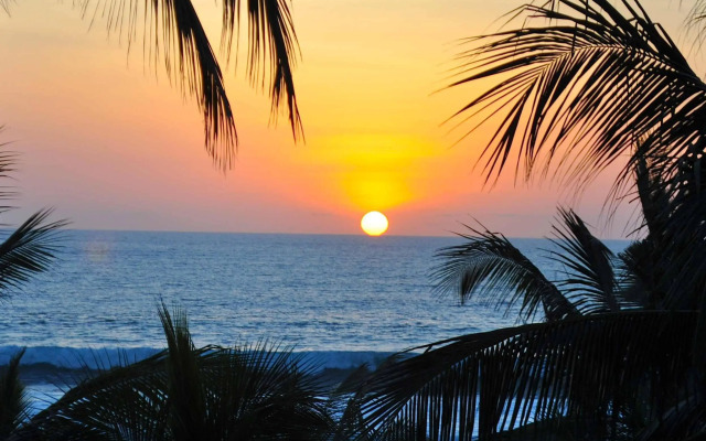 Legian Beach Hotel