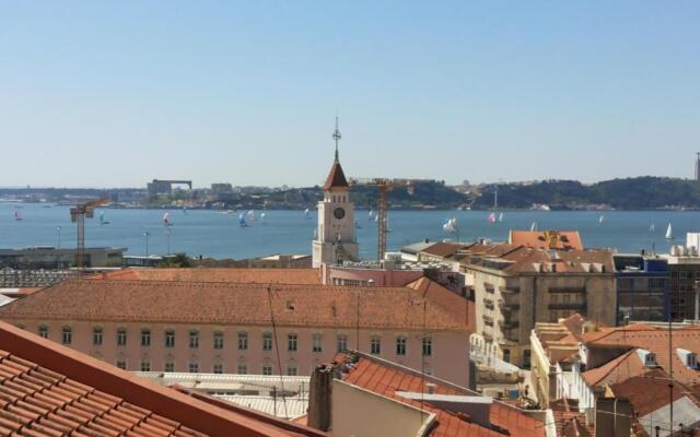 Breathtaking River-City View Two Private Terraces 3 Bedrooms and 3 Bathrooms 17th Century Building Central Bica Chiado District