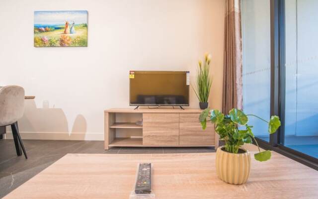 Relaxing Parramatta Apartment With Parking