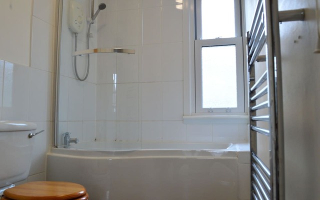 Tooting Broadway 2 Bedroom House