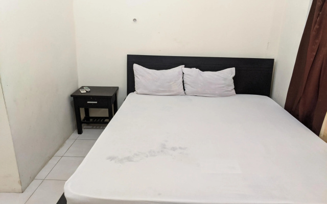 Hotel O Kost Reski 1 Near Pasar Rakyat Limbung – Guest Rooms – Coring