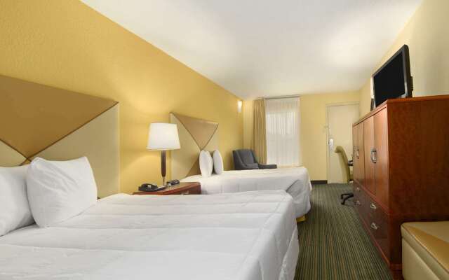Days Inn by Wyndham Brunswick/St. Simons Area