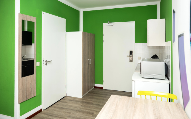 Amsterdam Teleport Hotel - Image 7