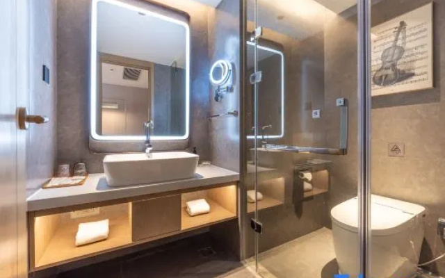 Vienna Hotel (Longnan Lantian · Lianhu Plaza Branch) – Bathroom – Longnan