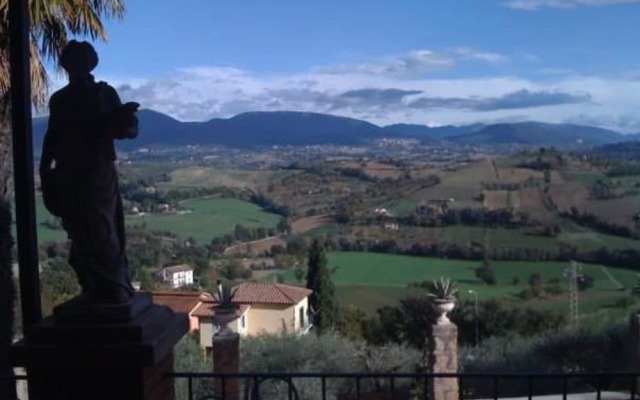 Inviting 3 Bed Apartment In Otricoli