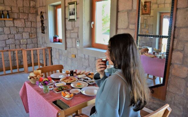 Le Petit Hotel ve Bağ Evi