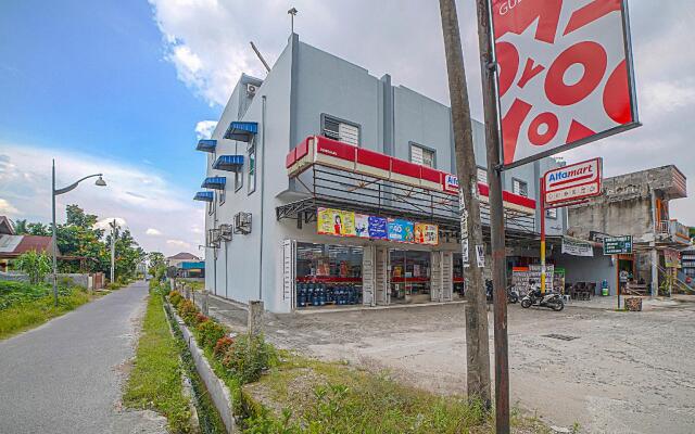 OYO 90637 Rumah Ni Karo