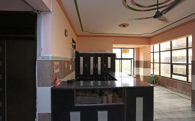 OYO 35450 Bombay Central Hotel