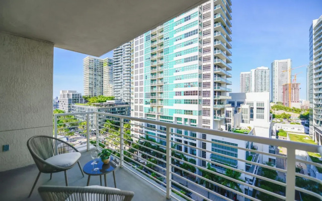 Awesome 2BR Family Apt at Midblock Miami