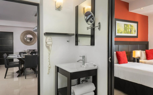 Suites Malecon Cancun