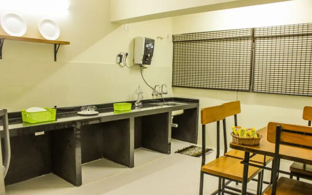 OYO Home 9787 2BHK Green View Miramar Beach