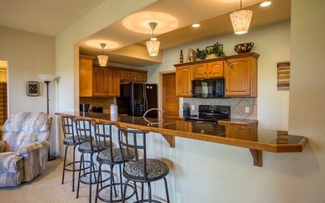Kyler's Kondo 5 Bedroom Villa