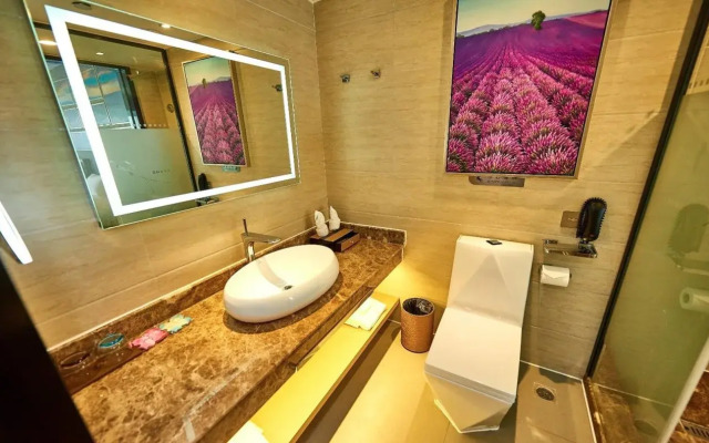 Lavande Hotel Haining Leather City Yintai