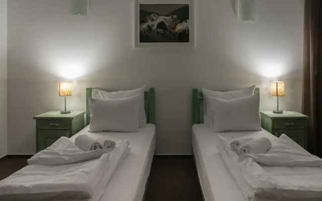 Hotel Trim