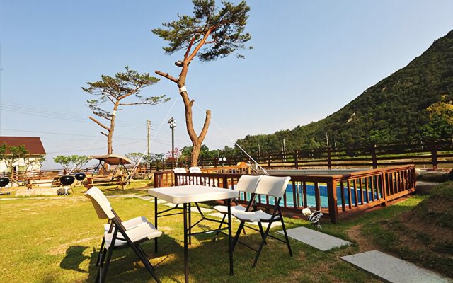 Yeongdeok Green Garden Pension