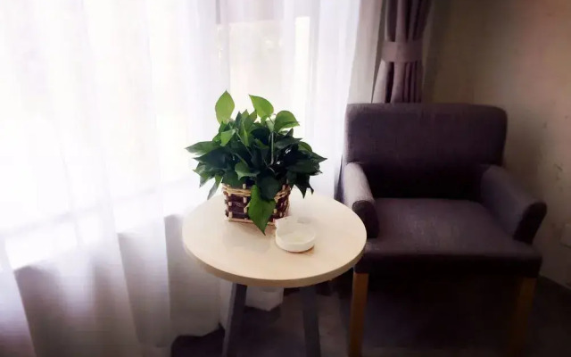 Zhonghao Cheng Shi Lin She