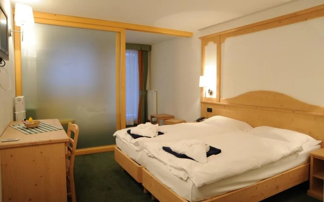 Hotel Alpine Mugon