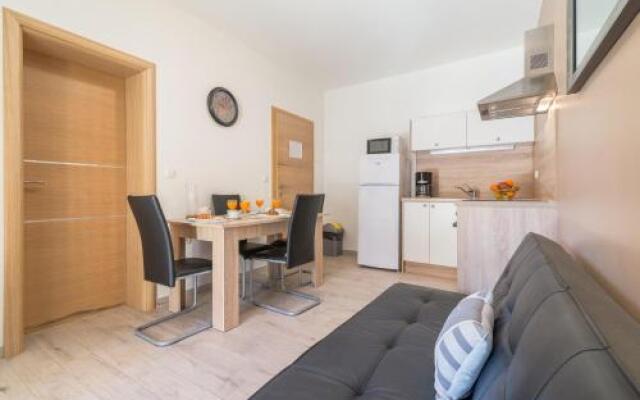 House Nin (864)